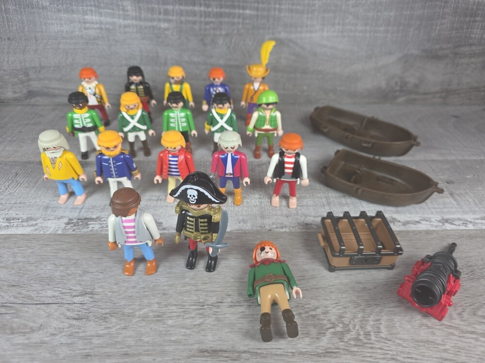 Playmobil Figures Lot 17 Pirates Captains Royal Guard Soldiers Boats Vintage g4